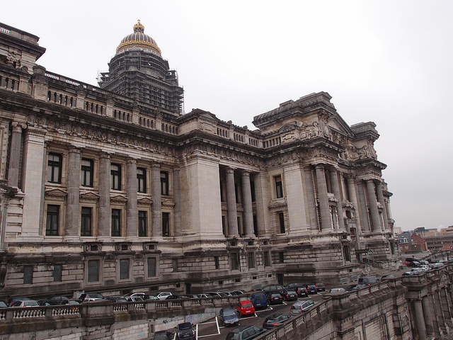 https://mdw-travel-data-us-east-1.s3.amazonaws.com/img/country/Belgium/Palais-de-Justice/img_04.jpg