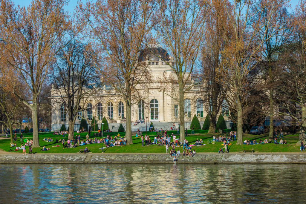 https://mdw-travel-data-us-east-1.s3.amazonaws.com/img/country/Belgium/Parc-de-la-Boverie/img_02.jpg