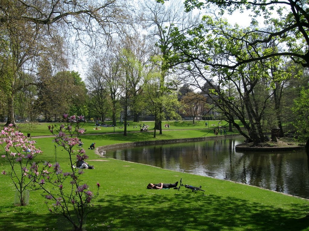 https://mdw-travel-data-us-east-1.s3.amazonaws.com/img/country/Belgium/Parc-de-la-Boverie/img_03.jpg