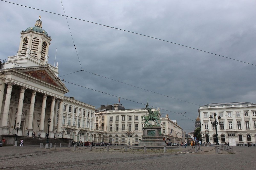 https://mdw-travel-data-us-east-1.s3.amazonaws.com/img/country/Belgium/Place-Royale/img_03.jpg