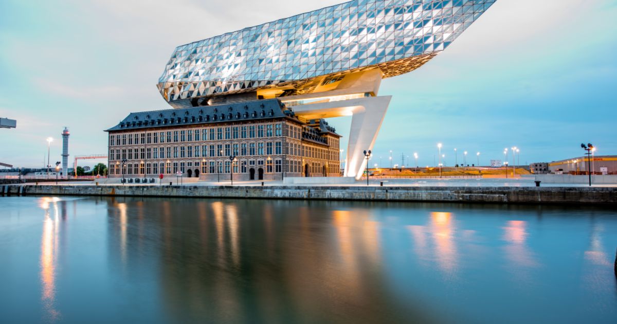 https://mdw-travel-data-us-east-1.s3.amazonaws.com/img/country/Belgium/Port-of-Antwerp/img_02.jpg