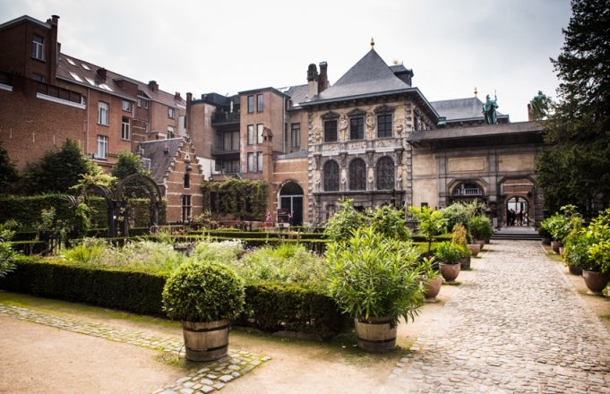 https://mdw-travel-data-us-east-1.s3.amazonaws.com/img/country/Belgium/Rubens-House/img_02.jpg