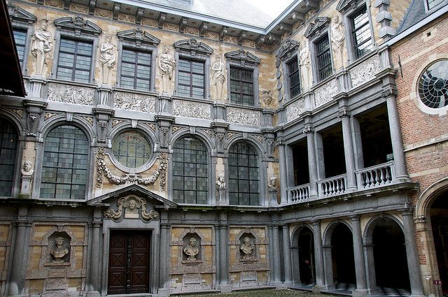 https://mdw-travel-data-us-east-1.s3.amazonaws.com/img/country/Belgium/Rubens-House/img_03.jpg