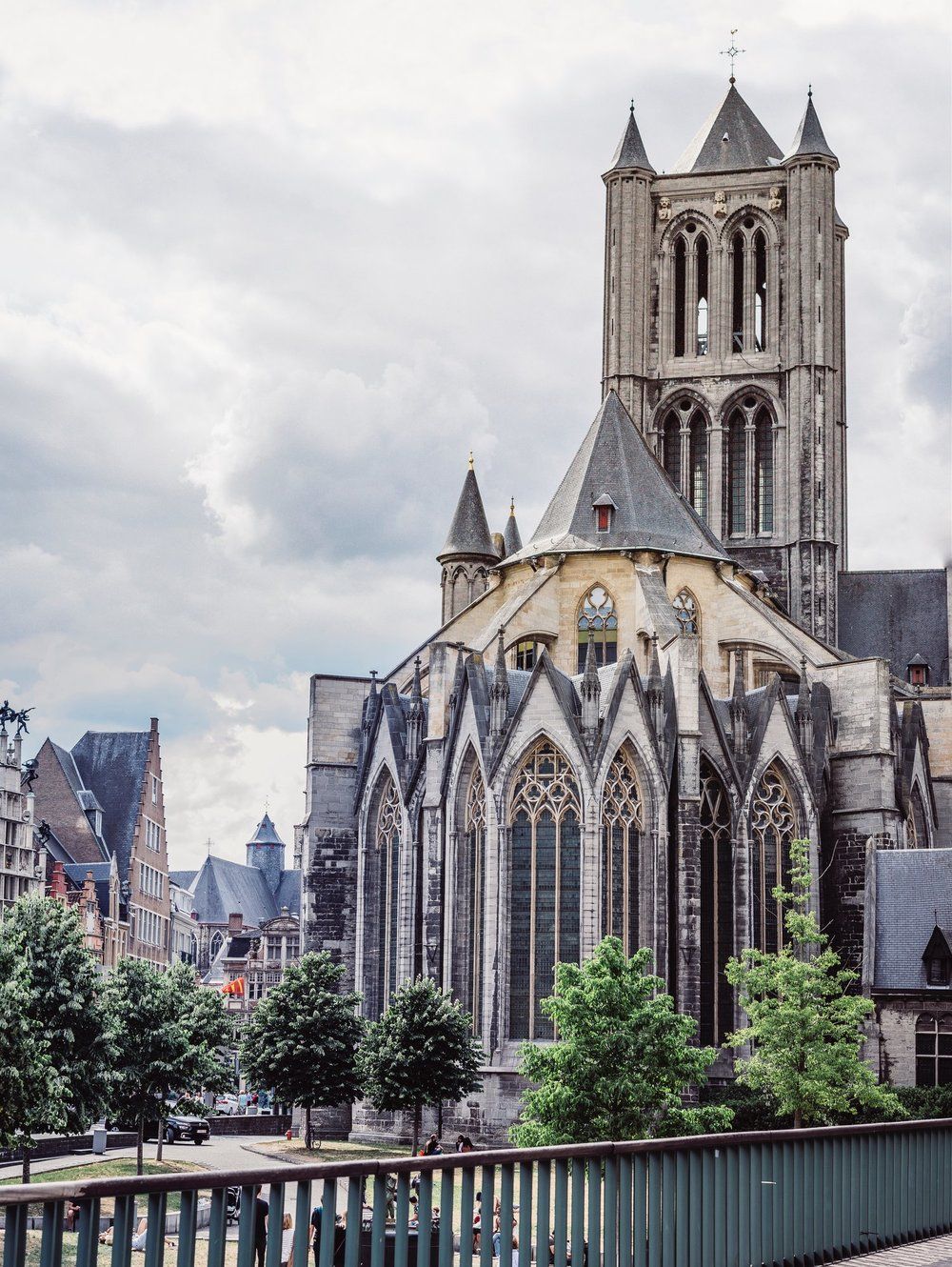 https://mdw-travel-data-us-east-1.s3.amazonaws.com/img/country/Belgium/Saint-Georges-Memorial-Church/img_03.jpg