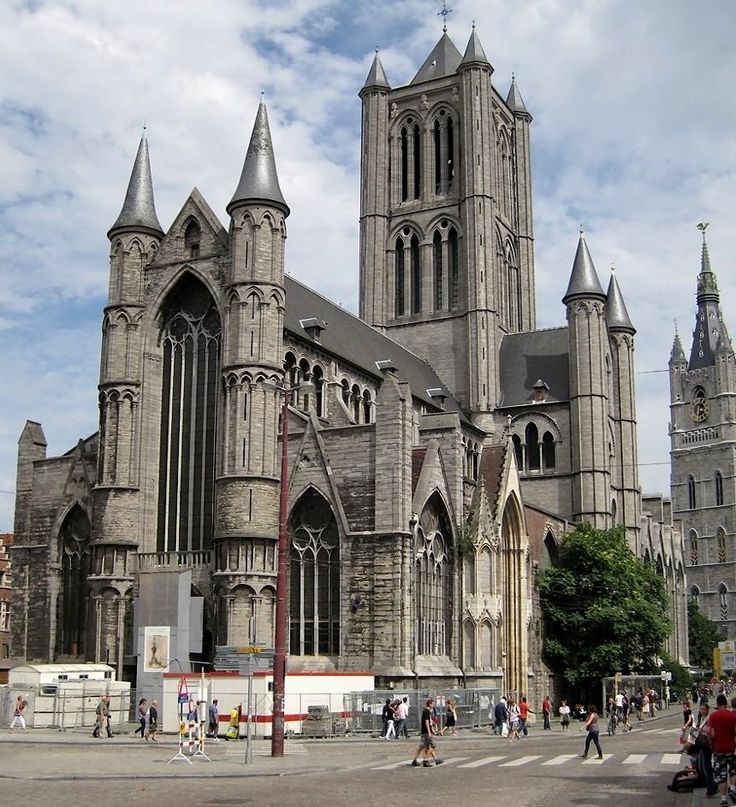https://mdw-travel-data-us-east-1.s3.amazonaws.com/img/country/Belgium/Saint-Martins-Cathedral/img_02.jpg