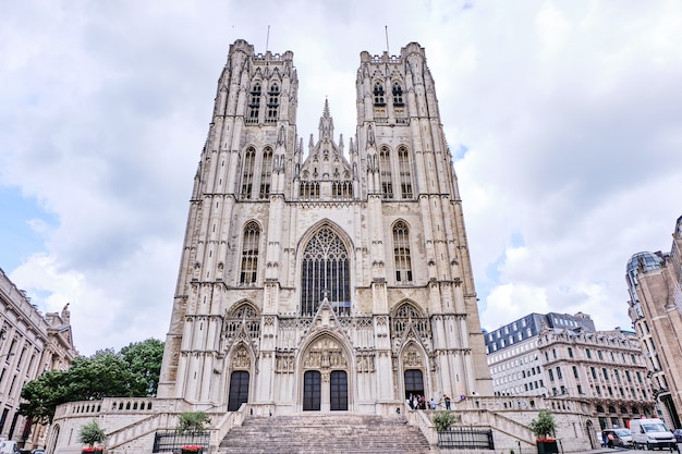 https://mdw-travel-data-us-east-1.s3.amazonaws.com/img/country/Belgium/Saint-Michael-and-Saint-Gudula-Cathedral/img_01.jpg