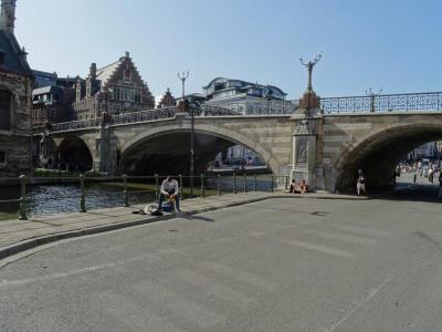 https://mdw-travel-data-us-east-1.s3.amazonaws.com/img/country/Belgium/Saint-Michaels-Bridge/img_01.jpg