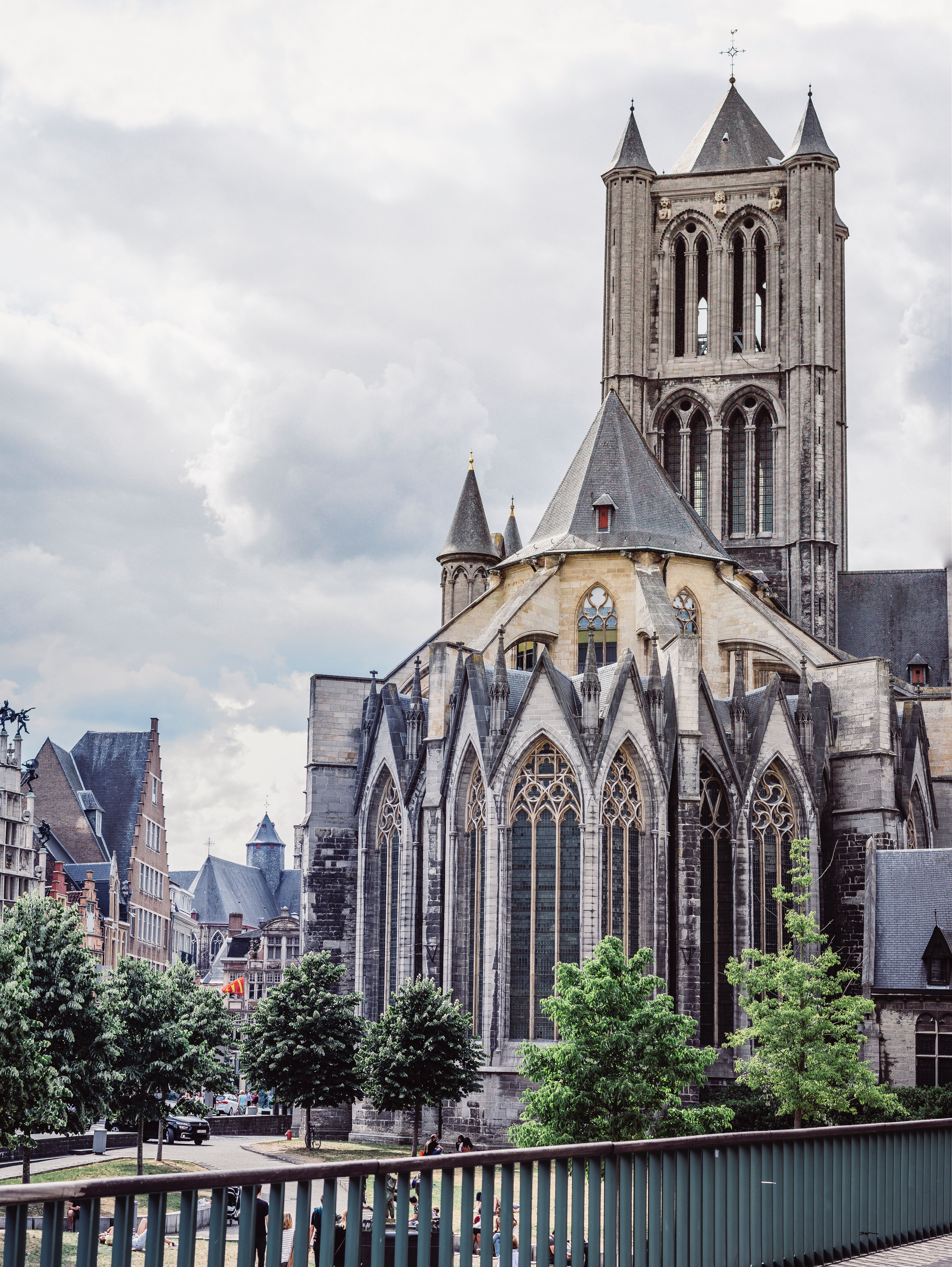 https://mdw-travel-data-us-east-1.s3.amazonaws.com/img/country/Belgium/Saint-Nicholas-Church/img_02.jpg