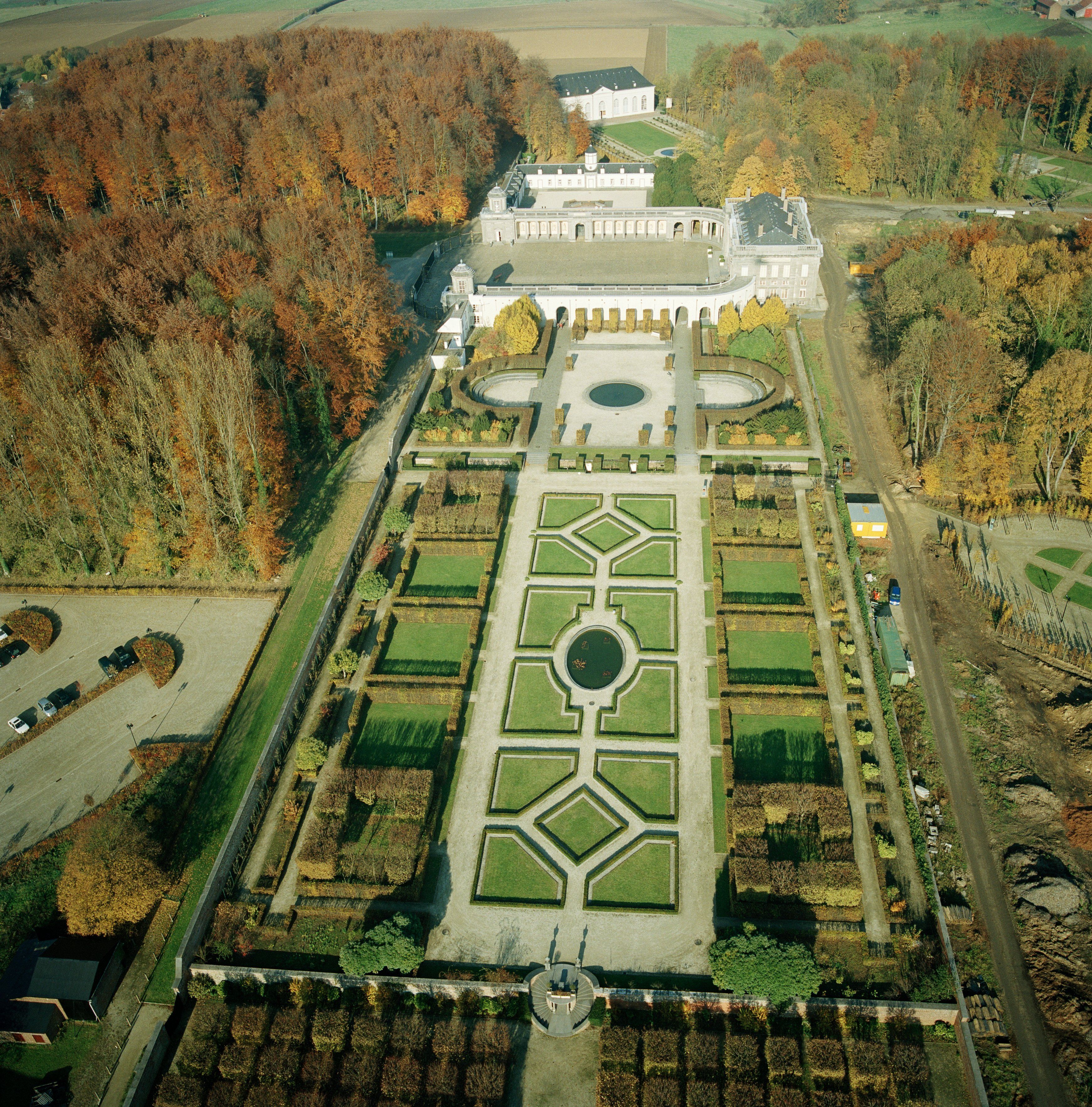 https://mdw-travel-data-us-east-1.s3.amazonaws.com/img/country/Belgium/Seneffe-Castle-Museum/img_03.jpg