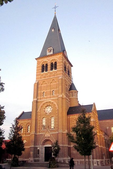 https://mdw-travel-data-us-east-1.s3.amazonaws.com/img/country/Belgium/Sint-Martinuskerk-Opoeteren/img_00.jpg