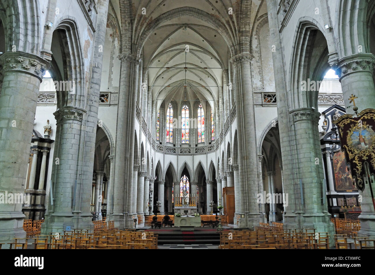 https://mdw-travel-data-us-east-1.s3.amazonaws.com/img/country/Belgium/Sint-Martinuskerk/img_02.jpg