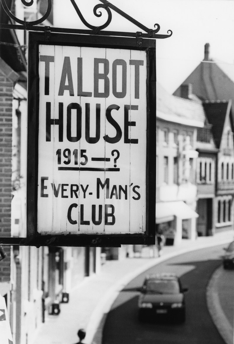 https://mdw-travel-data-us-east-1.s3.amazonaws.com/img/country/Belgium/Talbot-House/img_03.jpg