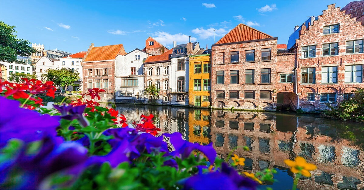 https://mdw-travel-data-us-east-1.s3.amazonaws.com/img/country/Belgium/Texture/img_03.jpg