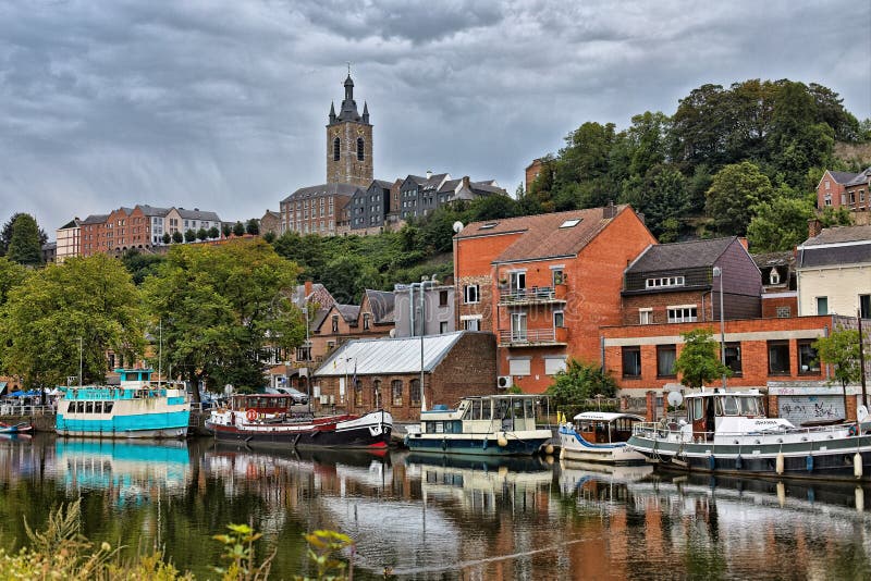 https://mdw-travel-data-us-east-1.s3.amazonaws.com/img/country/Belgium/Thuin-Belfry/img_01.jpg
