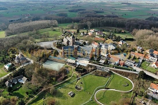 https://mdw-travel-data-us-east-1.s3.amazonaws.com/img/country/Belgium/Tournai-Beffroi-Mont-St-Aubert/img_01.jpg