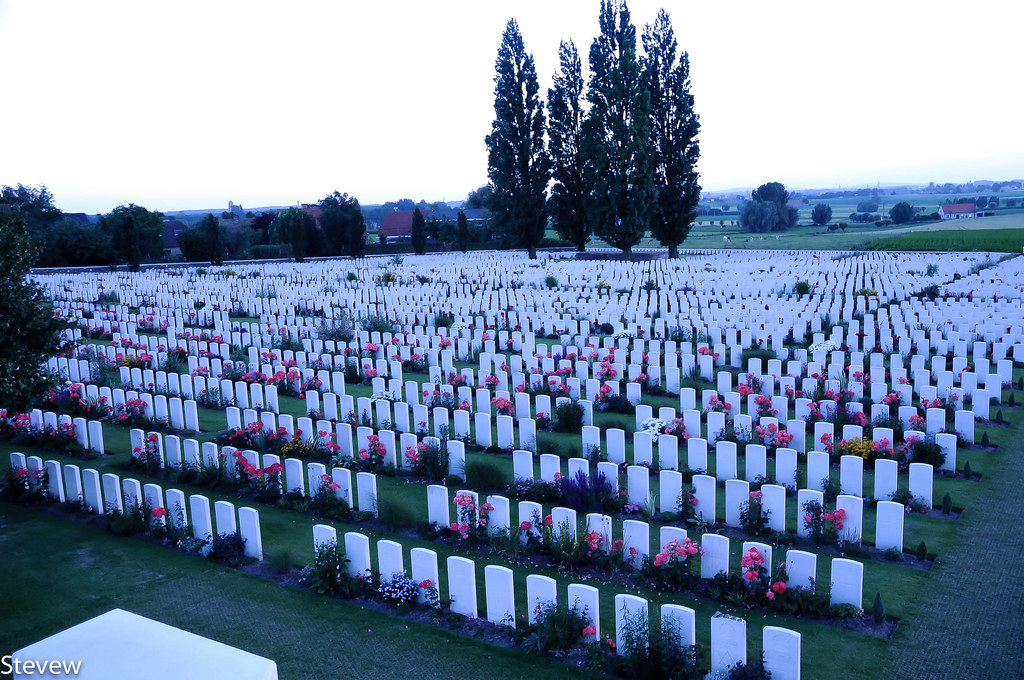 https://mdw-travel-data-us-east-1.s3.amazonaws.com/img/country/Belgium/Tynecot-New-British-Cemetery/img_03.jpg