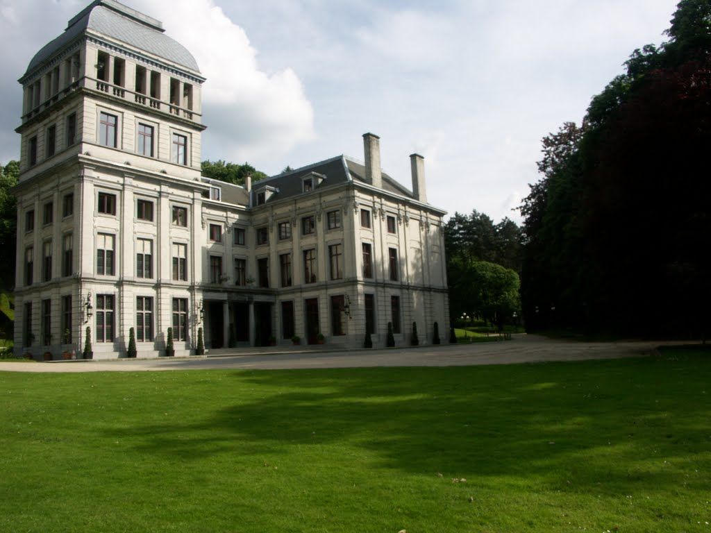 https://mdw-travel-data-us-east-1.s3.amazonaws.com/img/country/Belgium/Val-Duchesse-Castle/img_00.jpg