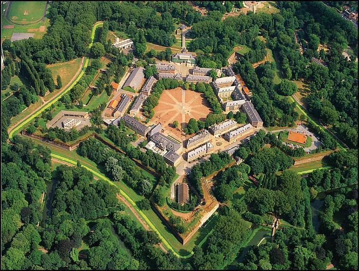 https://mdw-travel-data-us-east-1.s3.amazonaws.com/img/country/Belgium/Vaubans-Citadel/img_03.jpg