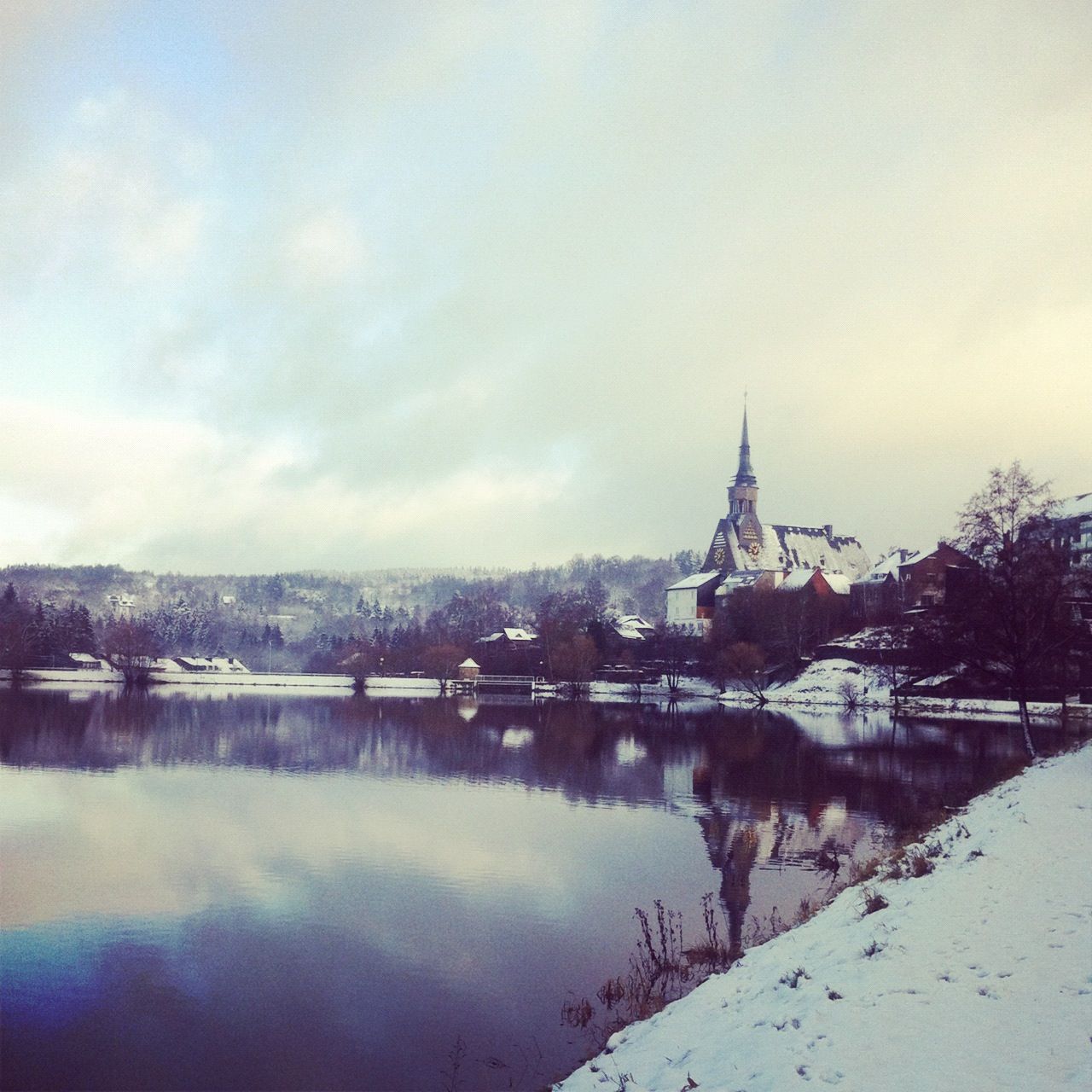 https://mdw-travel-data-us-east-1.s3.amazonaws.com/img/country/Belgium/Vielsalm/img_02.jpg