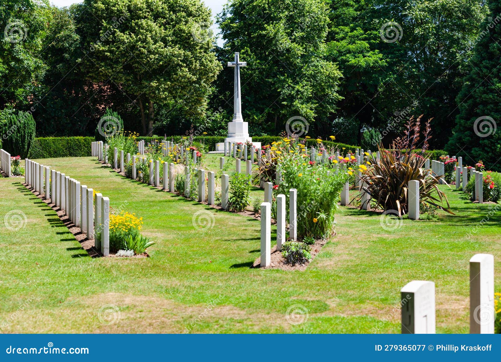 https://mdw-travel-data-us-east-1.s3.amazonaws.com/img/country/Belgium/Ypres-Ramparts-Cemetery/img_01.jpg