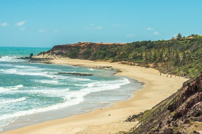 https://mdw-travel-data-us-east-1.s3.amazonaws.com/img/country/Brazil/Amores-Beach-Club/img_01.jpg