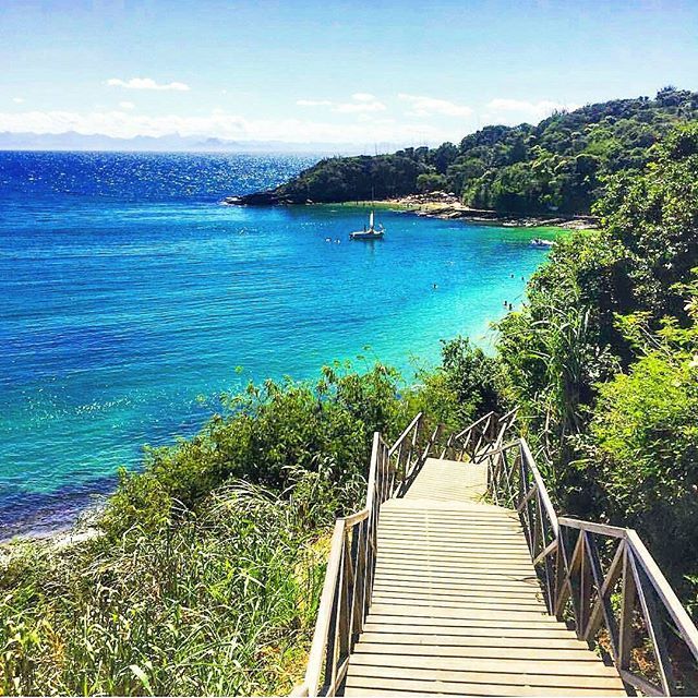 https://mdw-travel-data-us-east-1.s3.amazonaws.com/img/country/Brazil/Azedinha-Beach/img_01.jpg