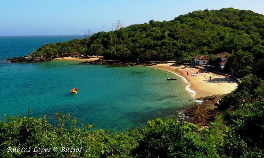 https://mdw-travel-data-us-east-1.s3.amazonaws.com/img/country/Brazil/Azedinha-Beach/img_02.jpg
