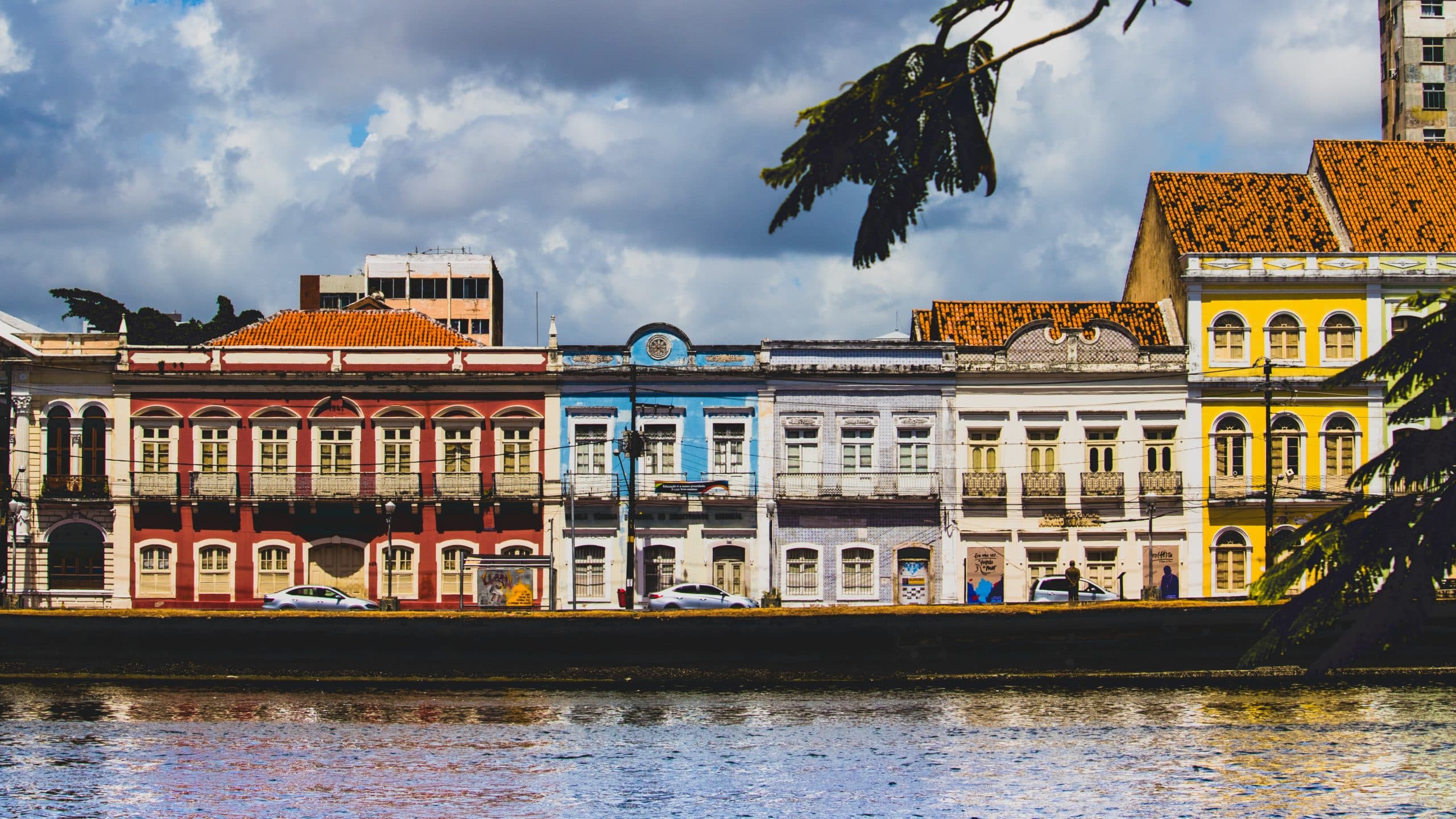https://mdw-travel-data-us-east-1.s3.amazonaws.com/img/country/Brazil/Bairro-do-Recife/img_02.jpg