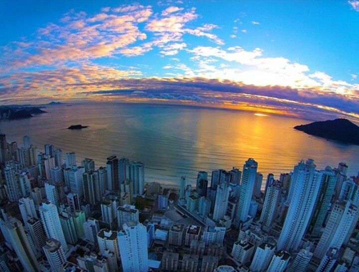 https://mdw-travel-data-us-east-1.s3.amazonaws.com/img/country/Brazil/Balneario-Camboriu/img_03.jpg