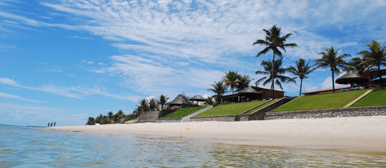 https://mdw-travel-data-us-east-1.s3.amazonaws.com/img/country/Brazil/Barra-de-Sao-Miguel-Beach/img_01.jpg