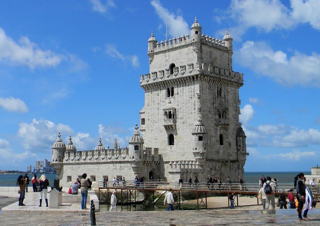 https://mdw-travel-data-us-east-1.s3.amazonaws.com/img/country/Brazil/Basilica-de-Santa-Maria-de-Belem/img_02.jpg