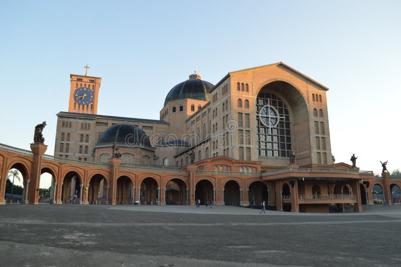 https://mdw-travel-data-us-east-1.s3.amazonaws.com/img/country/Brazil/Basilica-of-the-National-Shrine-of-Our-Lady-of-Aparecida/img_02.jpg
