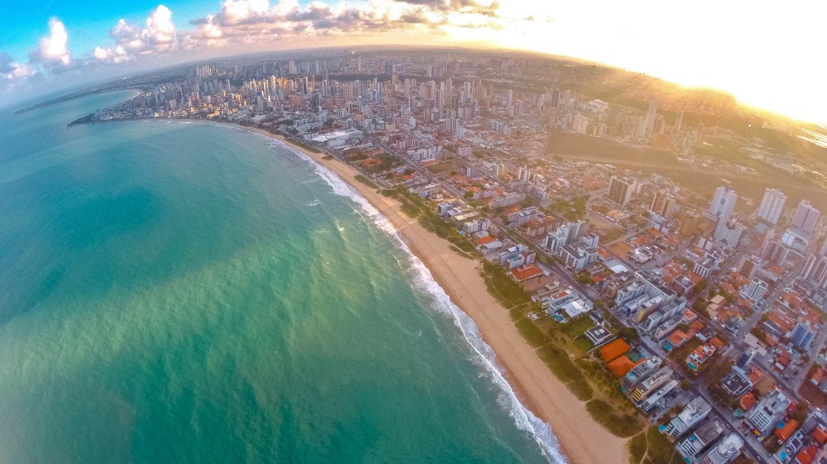 https://mdw-travel-data-us-east-1.s3.amazonaws.com/img/country/Brazil/Bessa-Beach/img_01.jpg