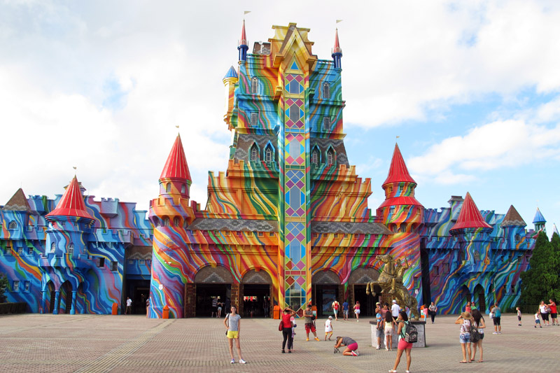https://mdw-travel-data-us-east-1.s3.amazonaws.com/img/country/Brazil/Beto-Carrero-World/img_01.jpg