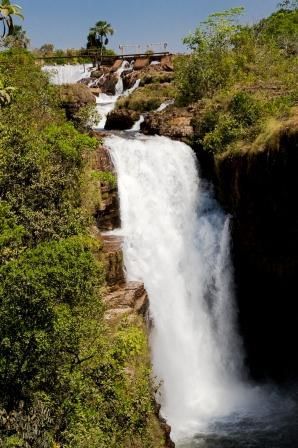 https://mdw-travel-data-us-east-1.s3.amazonaws.com/img/country/Brazil/Cachoeira-da-Fumaca/img_02.jpg