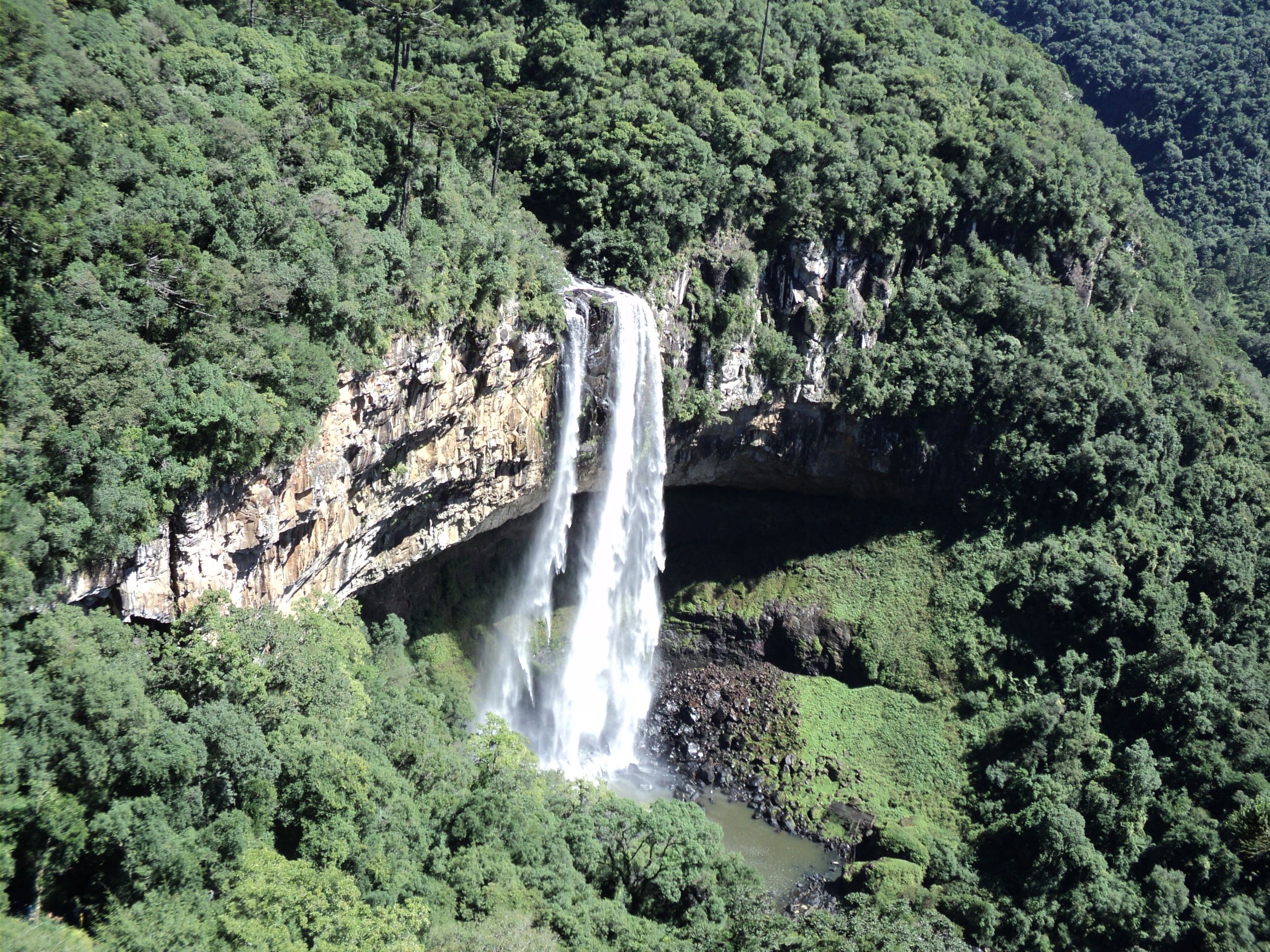 https://mdw-travel-data-us-east-1.s3.amazonaws.com/img/country/Brazil/Canela/img_03.jpg