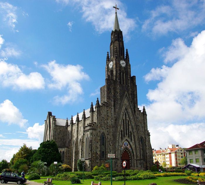 https://mdw-travel-data-us-east-1.s3.amazonaws.com/img/country/Brazil/Cathedral-of-Our-Lady-of-Lourdes/img_03.jpg