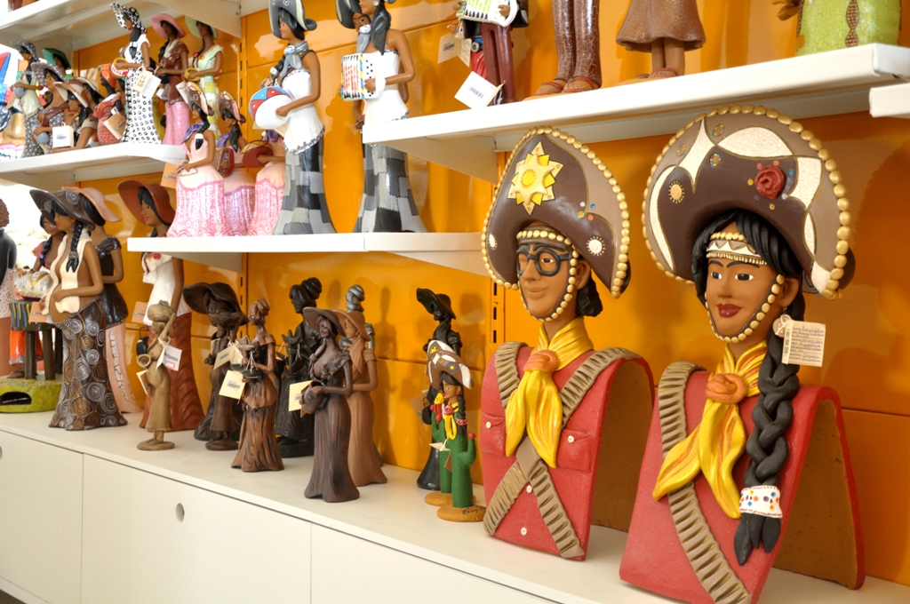 https://mdw-travel-data-us-east-1.s3.amazonaws.com/img/country/Brazil/Centro-de-Artesanato-de-Pernambuco/img_02.jpg