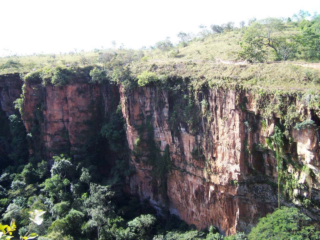 https://mdw-travel-data-us-east-1.s3.amazonaws.com/img/country/Brazil/Chapada-dos-Guimaraes-National-Park/img_01.jpg