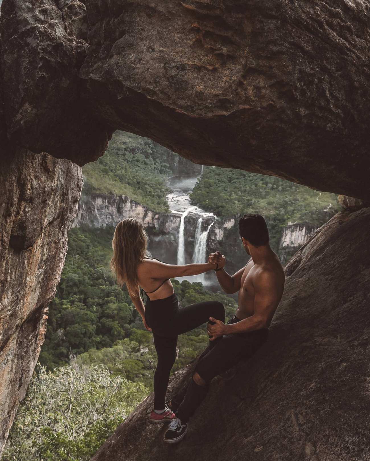 https://mdw-travel-data-us-east-1.s3.amazonaws.com/img/country/Brazil/Chapada-dos-Veadeiros-National-Park/img_00.jpg