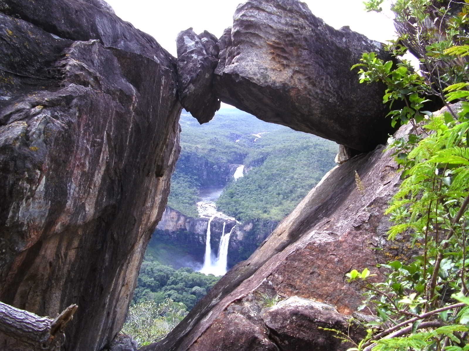 https://mdw-travel-data-us-east-1.s3.amazonaws.com/img/country/Brazil/Chapada-dos-Veadeiros-National-Park/img_03.jpg