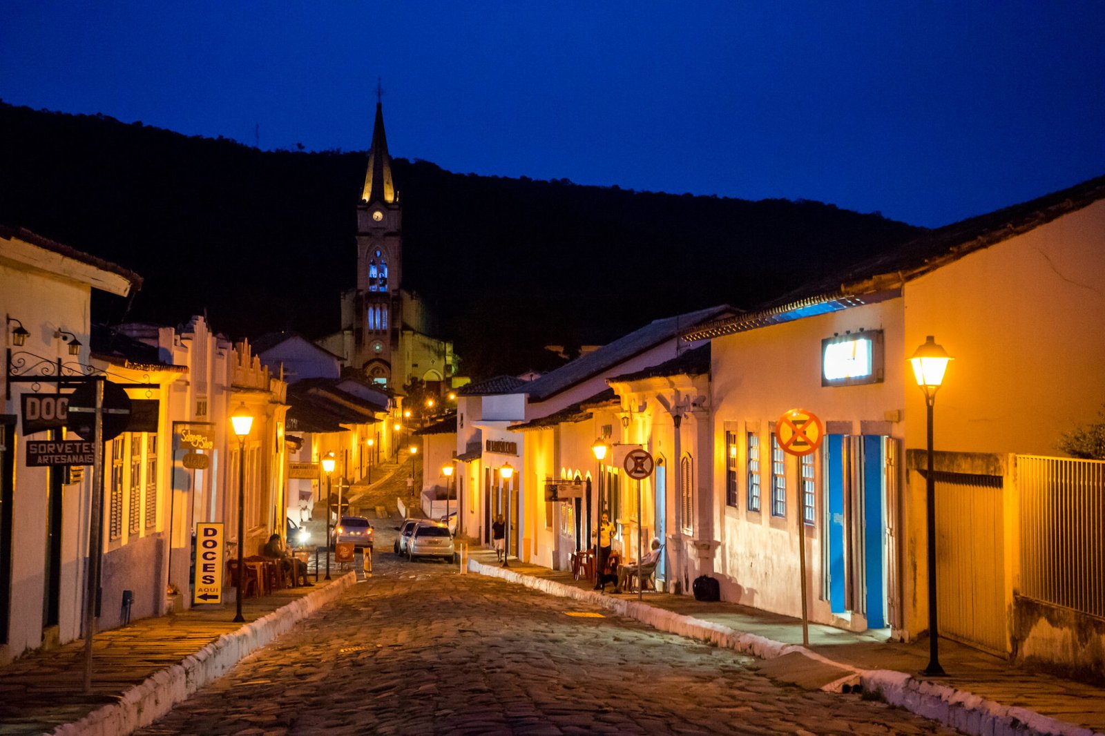 https://mdw-travel-data-us-east-1.s3.amazonaws.com/img/country/Brazil/Cidade-de-Goias/img_04.jpg
