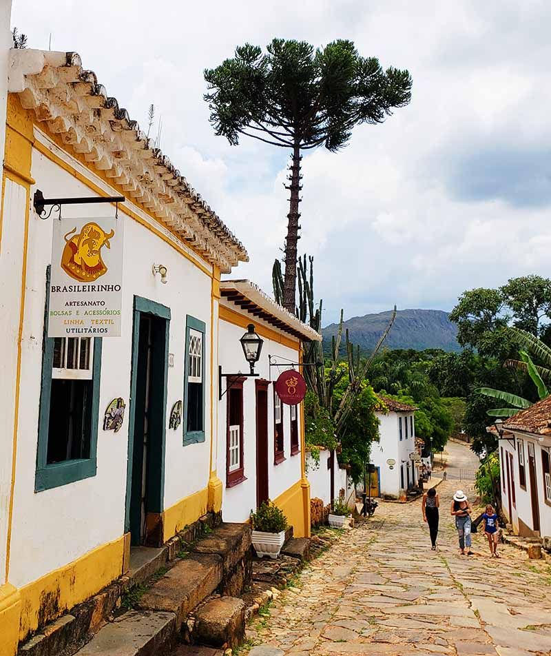 https://mdw-travel-data-us-east-1.s3.amazonaws.com/img/country/Brazil/Colonial-Architecture-of-Tiradentes/img_03.jpg
