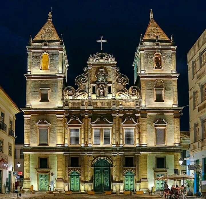 https://mdw-travel-data-us-east-1.s3.amazonaws.com/img/country/Brazil/Convento-e-Igreja-de-Sao-Francisco/img_01.jpg