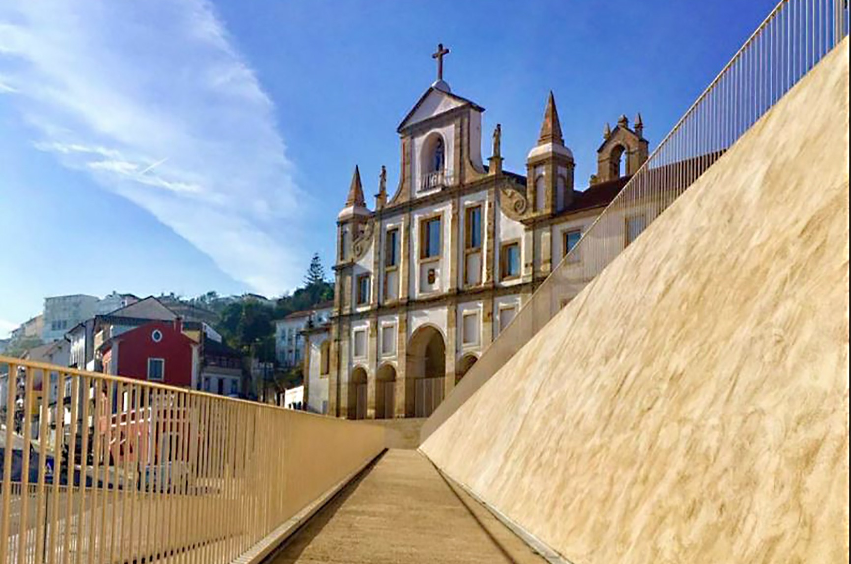 https://mdw-travel-data-us-east-1.s3.amazonaws.com/img/country/Brazil/Convento-e-Igreja-de-Sao-Francisco/img_02.jpg