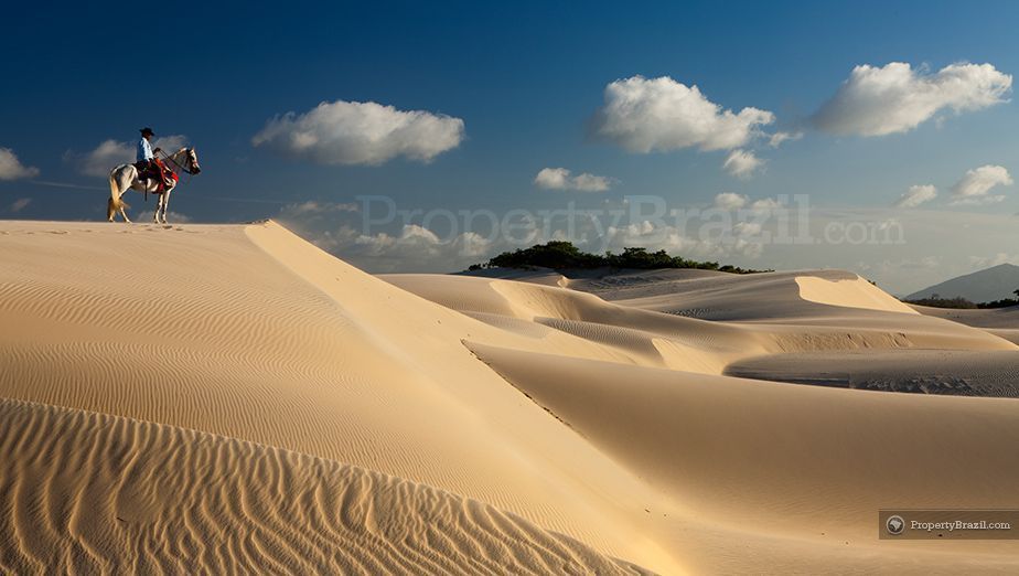 https://mdw-travel-data-us-east-1.s3.amazonaws.com/img/country/Brazil/Cumbuco-Dunes/img_02.jpg