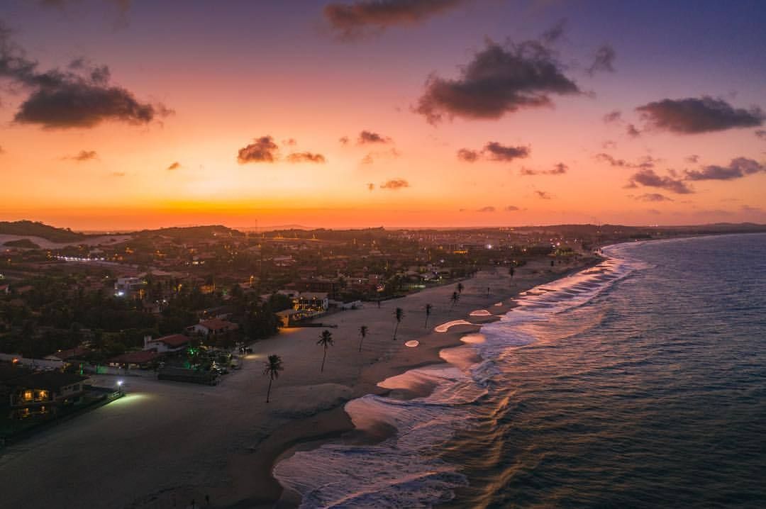 https://mdw-travel-data-us-east-1.s3.amazonaws.com/img/country/Brazil/Cumbuco-Dunes/img_04.jpg