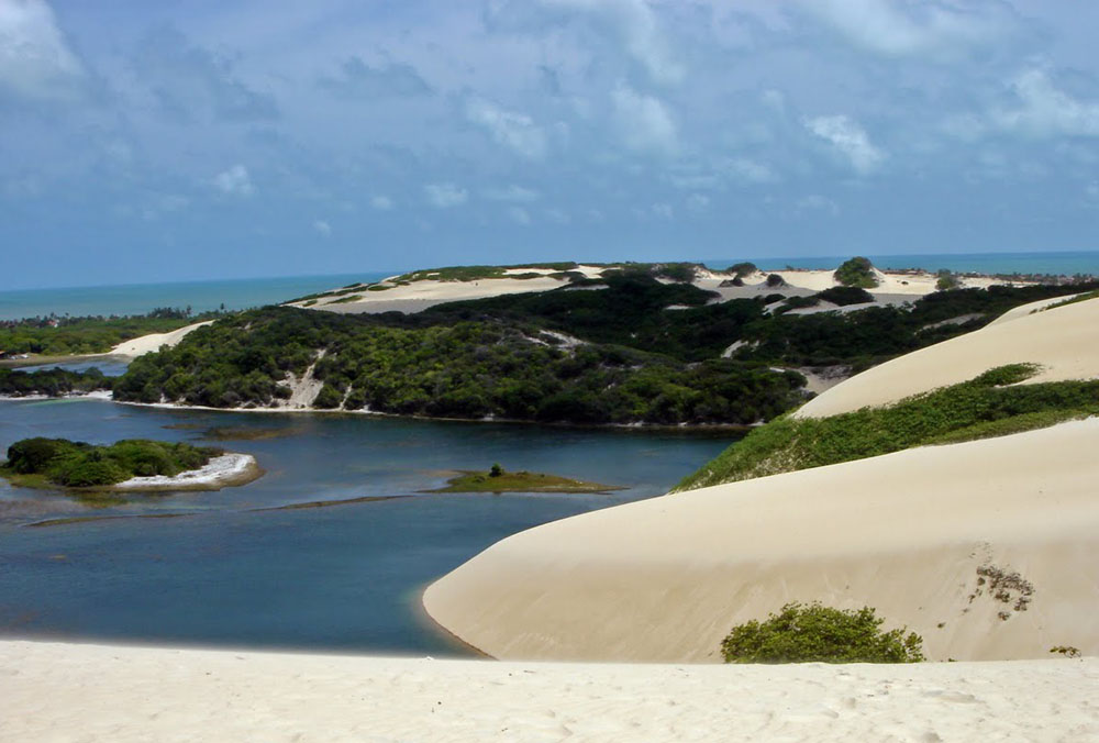 https://mdw-travel-data-us-east-1.s3.amazonaws.com/img/country/Brazil/Dunas-de-Genipabu/img_03.jpg