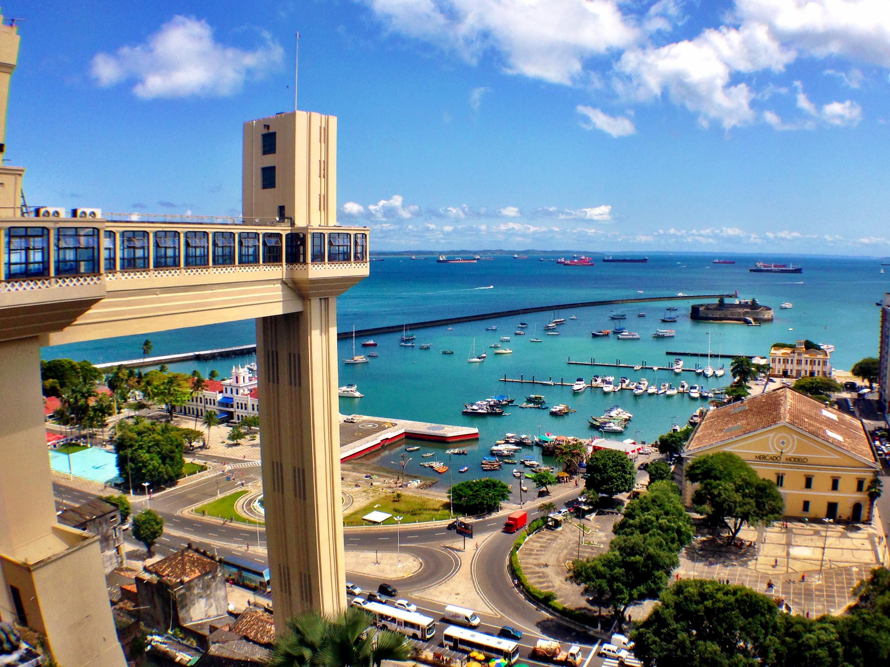 https://mdw-travel-data-us-east-1.s3.amazonaws.com/img/country/Brazil/Elevador-Lacerda/img_02.jpg