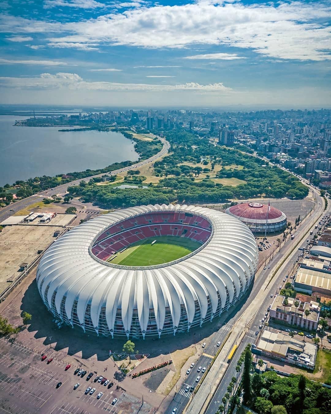 https://mdw-travel-data-us-east-1.s3.amazonaws.com/img/country/Brazil/Estadio-Beira-Rio/img_01.jpg